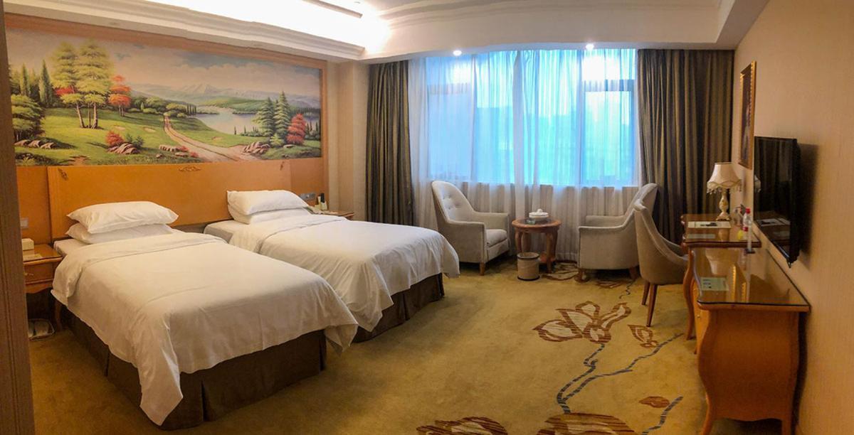 Vienna International Hotel Puning International Commodity City Exterior photo